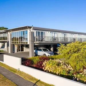 Motor 4*, Taupo New Zealand