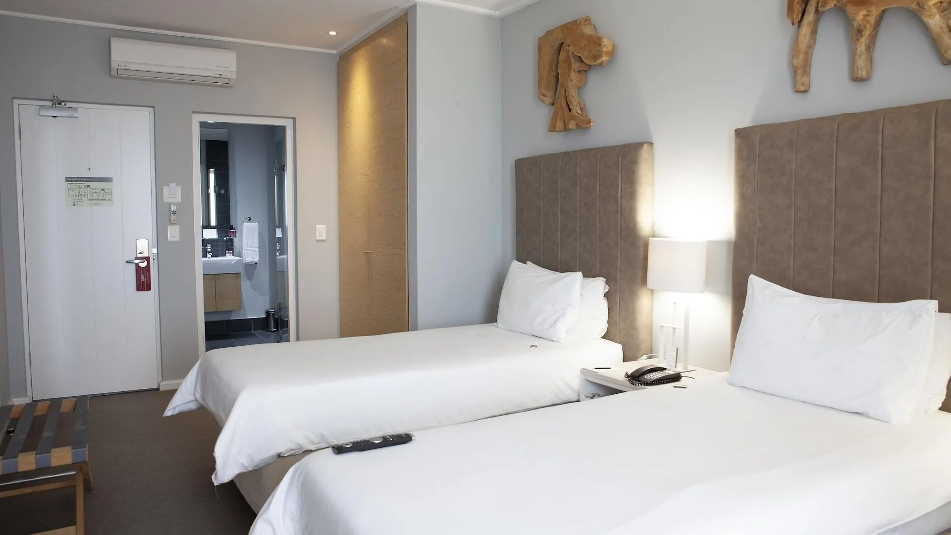 Atlantic Beach Hotel Melkbosstrand 4*,